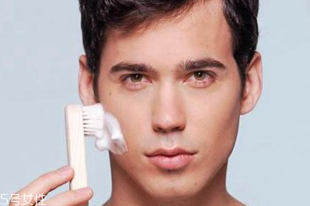 男士護(hù)膚的重要性 保養(yǎng)好自己的皮膚顏值更高 男士護(hù)膚的重要性 保養(yǎng)好自己的皮膚顏值更高