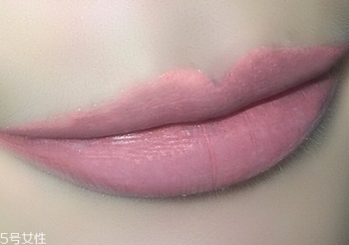 ck口紅專柜價(jià)格是多少 不沾杯的口紅涂法 ck口紅專柜價(jià)格是多少 不沾杯的口紅涂法