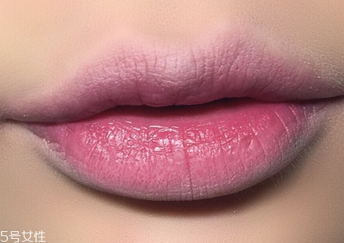 ck口紅專柜價(jià)格是多少 不沾杯的口紅涂法 ck口紅專柜價(jià)格是多少 不沾杯的口紅涂法