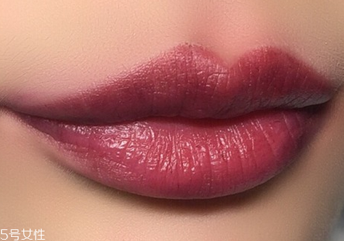 ck口紅專柜價(jià)格是多少 不沾杯的口紅涂法 ck口紅專柜價(jià)格是多少 不沾杯的口紅涂法