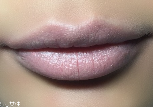 ck口紅專柜價(jià)格是多少 不沾杯的口紅涂法 ck口紅專柜價(jià)格是多少 不沾杯的口紅涂法