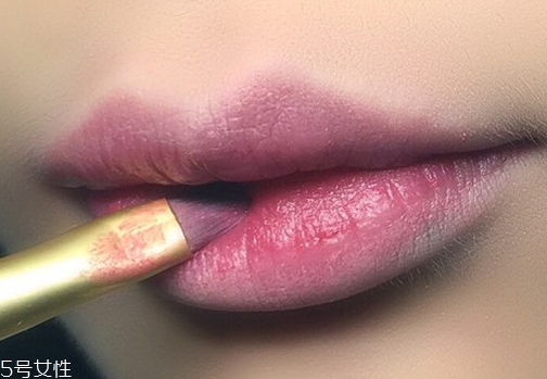 ck口紅專柜價(jià)格是多少 不沾杯的口紅涂法 ck口紅專柜價(jià)格是多少 不沾杯的口紅涂法