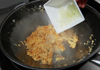 蛋炒飯怎么做才成粒 蛋炒飯這樣炒的一粒粒 蛋炒飯怎么做才成粒 蛋炒飯這樣炒的一粒粒