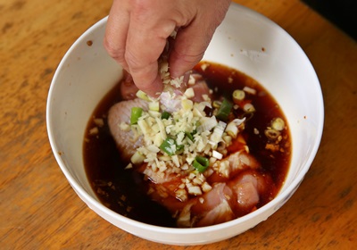 炸雞腿怎么做到外酥里嫩小竅門 炸雞腿怎么做到外酥里嫩小竅門