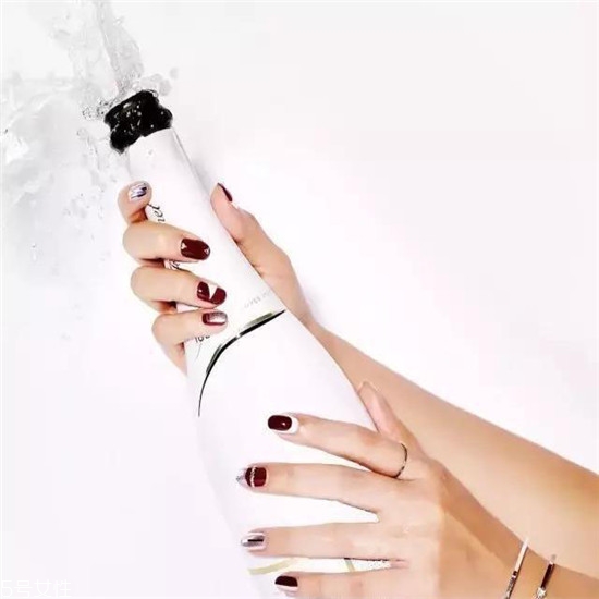 2022最流行的美甲什么顏色 2022簡約大氣的美甲圖片 2022最流行的美甲什么顏色 2022簡約大氣的美甲圖片