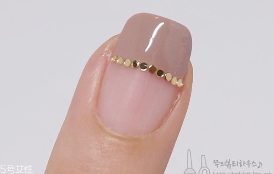 美甲裸粉色款式圖片2018 新款裸色美甲圖案大全 美甲裸粉色款式圖片2018 新款裸色美甲圖案大全