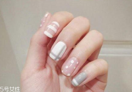 可愛美甲圖片2022新款式 美甲容易脫落的原因 可愛美甲圖片2022新款式 美甲容易脫落的原因