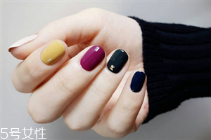 2018最新流行款純色美甲圖片 簡(jiǎn)單耐看的美甲圖片漸變款式