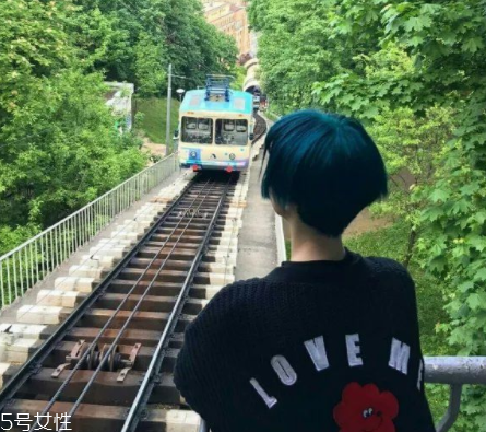 2022年最流行的染發(fā)色 2022顯白洋氣的發(fā)色 2022年最流行的染發(fā)色 2022顯白洋氣的發(fā)色