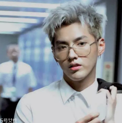 2022男士流行染發(fā)顏色 男士染發(fā)發(fā)色圖片 2022男士流行染發(fā)顏色 男士染發(fā)發(fā)色圖片