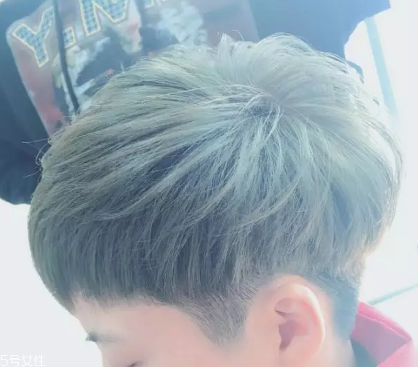 2022男士流行染發(fā)顏色 男士染發(fā)發(fā)色圖片 2022男士流行染發(fā)顏色 男士染發(fā)發(fā)色圖片