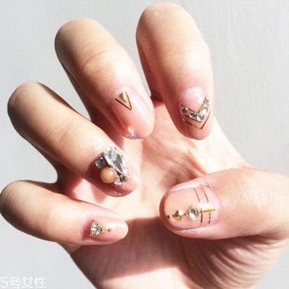 美甲裸粉色款式圖片2018 新款裸色美甲圖案大全 美甲裸粉色款式圖片2018 新款裸色美甲圖案大全