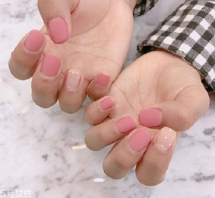 粉色美甲圖片2022款式 仙女軟妹必備 粉色美甲圖片2022款式 仙女軟妹必備