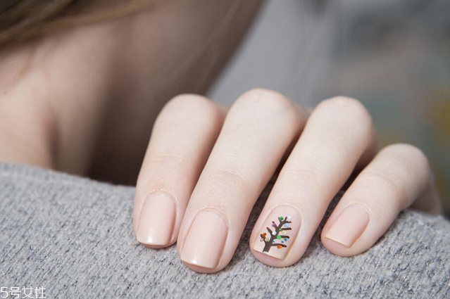 美甲裸粉色款式圖片2018 新款裸色美甲圖案大全 美甲裸粉色款式圖片2018 新款裸色美甲圖案大全