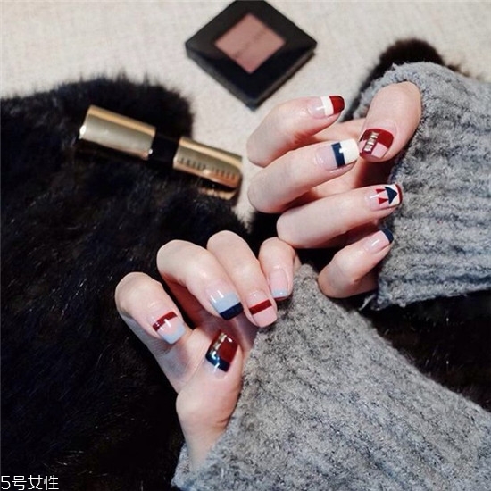 2022最流行的美甲什么顏色 2022簡約大氣的美甲圖片 2022最流行的美甲什么顏色 2022簡約大氣的美甲圖片