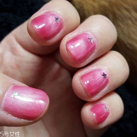 貓眼美甲一般多少錢(qián) 貓眼美甲的原理 貓眼美甲一般多少錢(qián) 貓眼美甲的原理