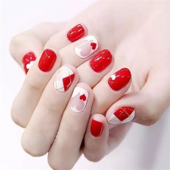 2022最流行的美甲什么顏色 2022簡約大氣的美甲圖片 2022最流行的美甲什么顏色 2022簡約大氣的美甲圖片