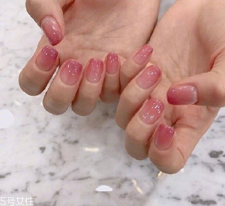 粉色美甲圖片2022款式 仙女軟妹必備 粉色美甲圖片2022款式 仙女軟妹必備