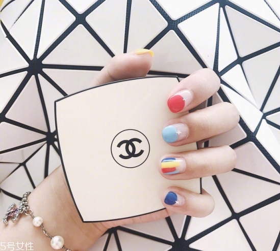 2022最流行的美甲什么顏色 2022簡約大氣的美甲圖片 2022最流行的美甲什么顏色 2022簡約大氣的美甲圖片