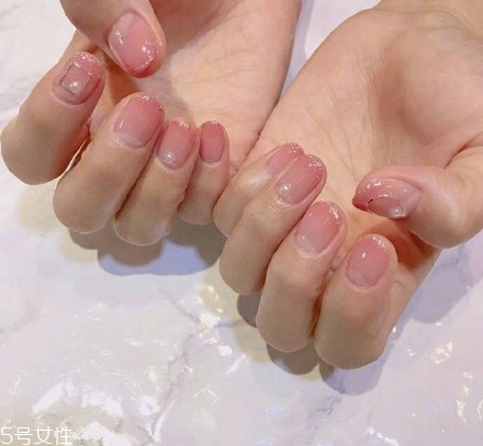 粉色美甲圖片2022款式 仙女軟妹必備 粉色美甲圖片2022款式 仙女軟妹必備