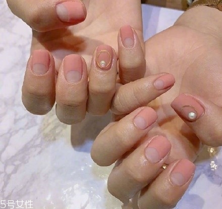 粉色美甲圖片2022款式 仙女軟妹必備 粉色美甲圖片2022款式 仙女軟妹必備