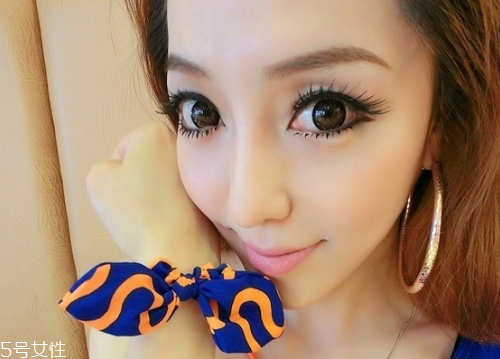 日拋美瞳可以直接戴嗎 日拋美瞳是一次性的美瞳 日拋美瞳可以直接戴嗎 日拋美瞳是一次性的美瞳