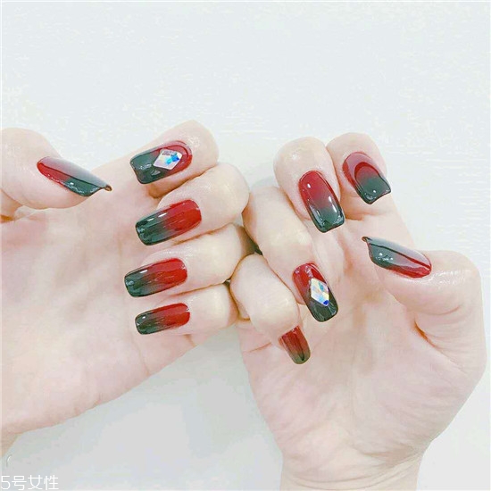備孕期間可以做指甲嗎 2018漸變色美甲圖片大全集 備孕期間可以做指甲嗎 2018漸變色美甲圖片大全集