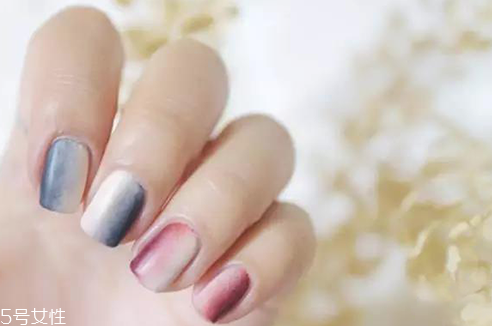 備孕期間可以做指甲嗎 2018漸變色美甲圖片大全集 備孕期間可以做指甲嗎 2018漸變色美甲圖片大全集