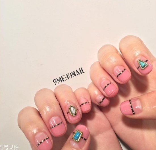 深色美甲圖片2022款式 美甲圖片2022款式顯氣質(zhì) 深色美甲圖片2022款式 美甲圖片2022款式顯氣質(zhì)