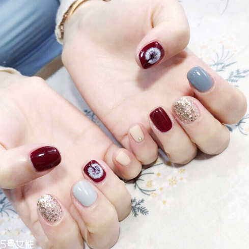 深色美甲圖片2022款式 美甲圖片2022款式顯氣質(zhì) 深色美甲圖片2022款式 美甲圖片2022款式顯氣質(zhì)