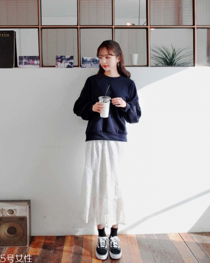 蕾絲長裙配什么鞋子？為你加足時髦指數(shù)