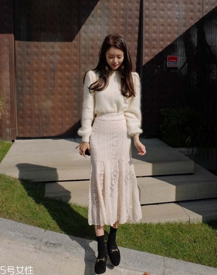 蕾絲長裙配什么鞋子？為你加足時髦指數(shù)