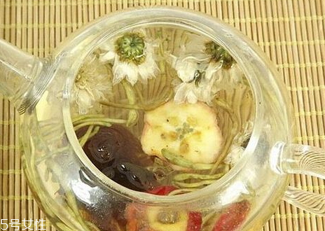 甘草和金銀花可以一起喝嗎 甘草和金銀花可以一起喝嗎