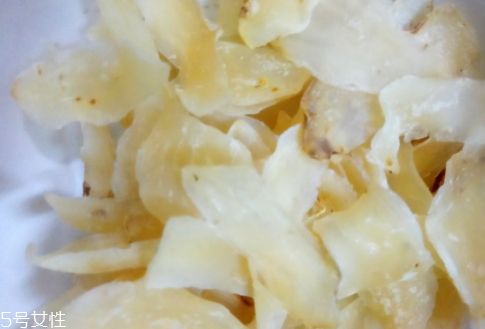 百合干怎么吃 煮點(diǎn)銀耳蓮子百合羹 百合干怎么吃 煮點(diǎn)銀耳蓮子百合羹