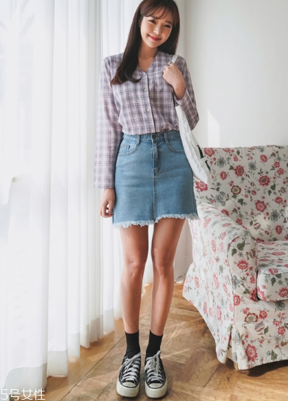 牛仔短裙搭配什么鞋？瞬間變身萌萌少女