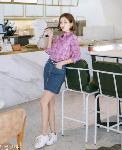 牛仔短裙搭配什么鞋？瞬間變身萌萌少女