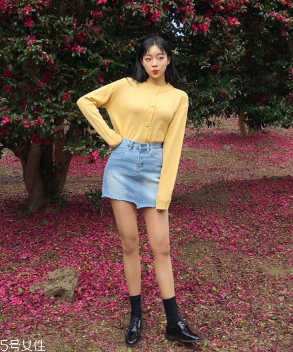 牛仔短裙搭配什么鞋？瞬間變身萌萌少女