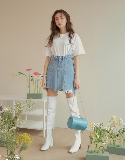 牛仔短裙搭配什么鞋？瞬間變身萌萌少女