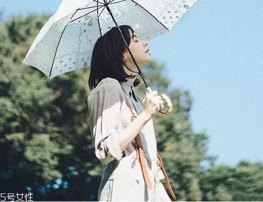 防曬傘如何選 太陽(yáng)傘選購(gòu)小竅門(mén) 防曬傘如何選 太陽(yáng)傘選購(gòu)小竅門(mén)