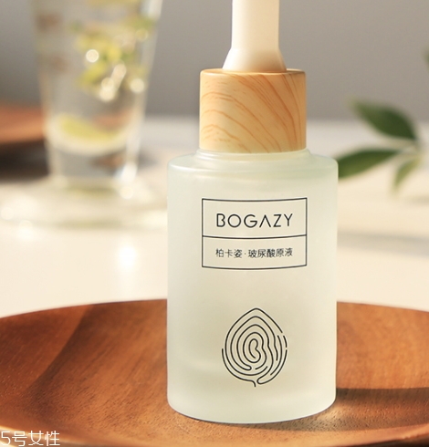 柏卡姿玻尿酸原液使用方法 會(huì)讓人上癮的小木瓶 柏卡姿玻尿酸原液使用方法 會(huì)讓人上癮的小木瓶