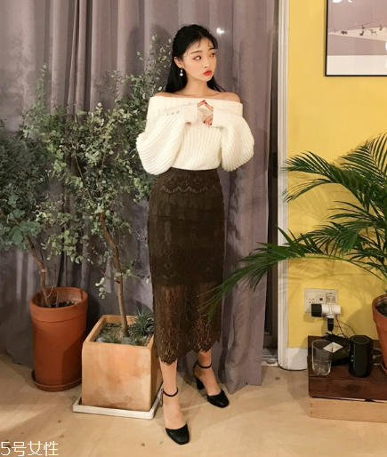 蕾絲半身裙配什么上衣好看？瞬間氣質(zhì)脫俗