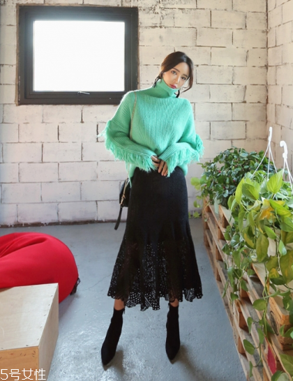 蕾絲半身裙配什么上衣好看？瞬間氣質(zhì)脫俗