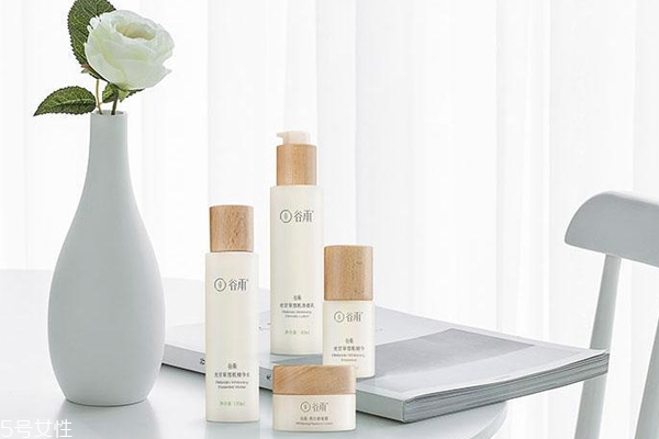 2022什么牌子的護(hù)膚套裝好？水乳組合拯救護(hù)膚初學(xué)者