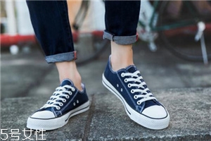 帆布鞋可以放烘干機(jī)嗎？帆布鞋最好自然風(fēng)干