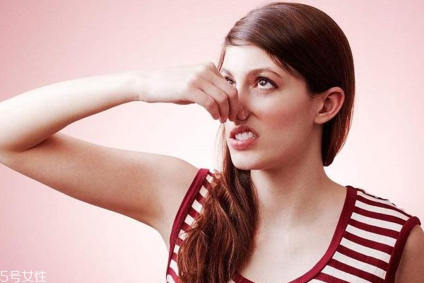女生體味重是什么原因？越老越重口味
