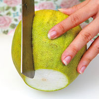 柚子皮有什么妙用 柚子皮的用處和用法 柚子皮有什么妙用 柚子皮的用處和用法