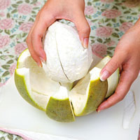 柚子皮有什么妙用 柚子皮的用處和用法 柚子皮有什么妙用 柚子皮的用處和用法