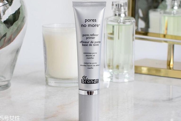 dr.brandt毛孔隱形妝前乳怎么樣？用來(lái)打底不浮粉