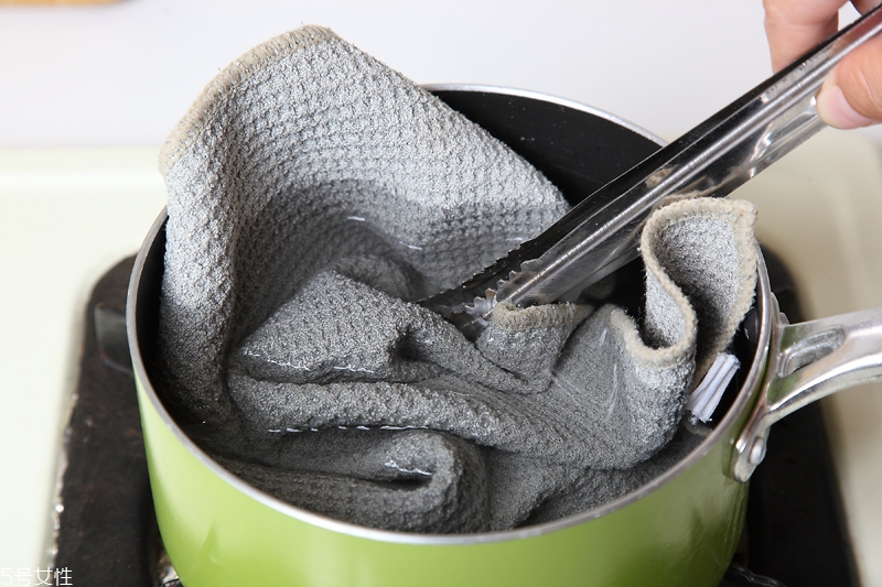 熱水洗衣服好嗎 熱水去污小技巧 熱水洗衣服好嗎 熱水去污小技巧