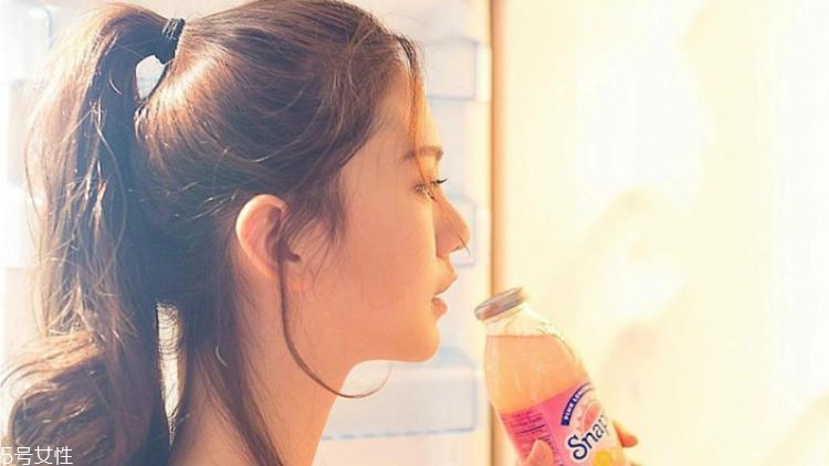 圓臉方臉適合什么扎發(fā)？2018流行少女扎發(fā)